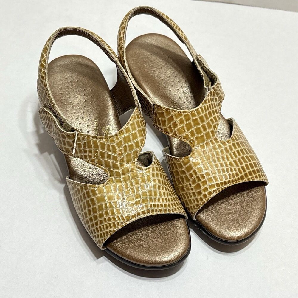 Women's SAS Tripad Comfort Suntimer-C Beige Croc Sandals 6.5